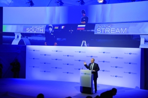 Russian President Vladimir Putin congratulates South Stream after completion of the welding ceremony